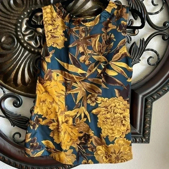 Tory Burch Sleeveless Silk-Blend 1/4 Signature Button Top Blouse Size 2 - Picture 6 of 16